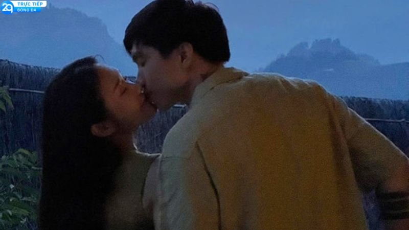 Văn Hậu Hôn Doãn Hải My Giữa Khung Cảnh Lãng Mạn Như Phim 2 van-hau-hon-doan-hai-my-1